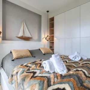 Waterlane Island - Riverview Pool, Spa, Gym & Parking By Downtown Lägenhet